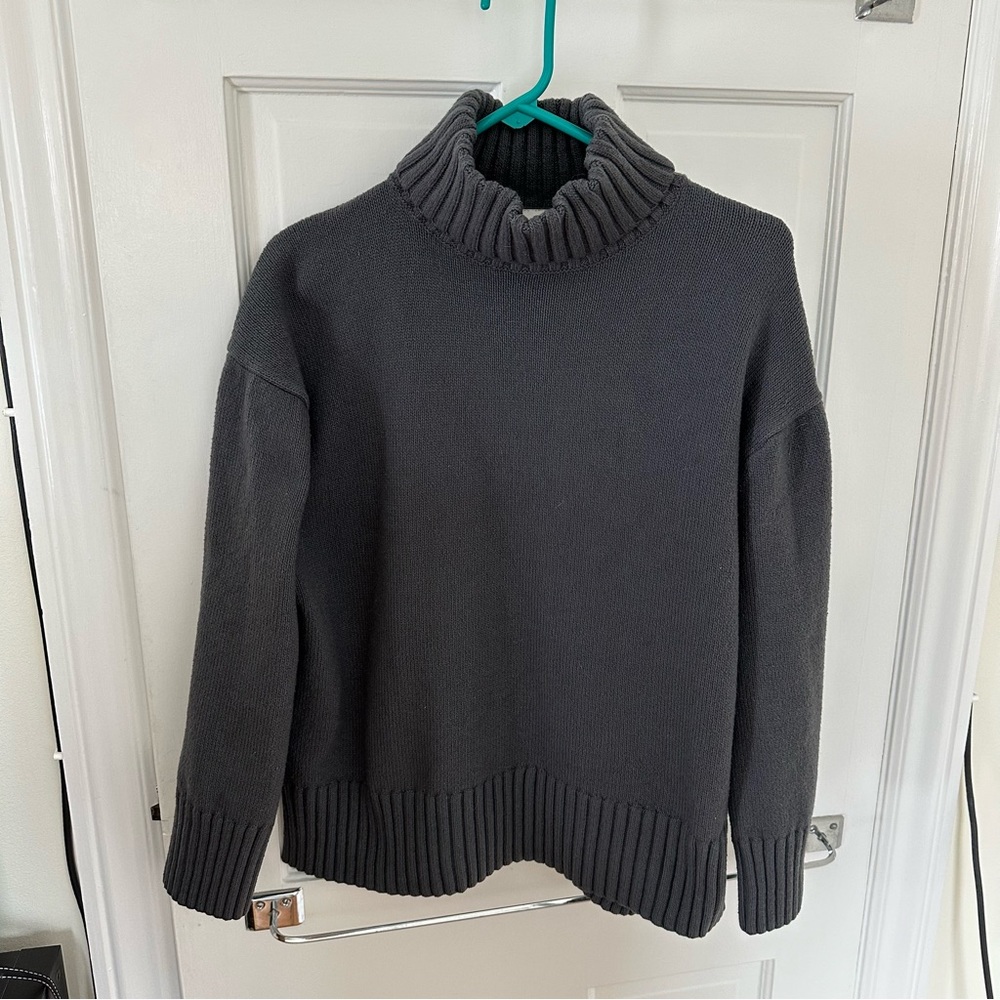 H&M Turtleneck Sweater - Medium
